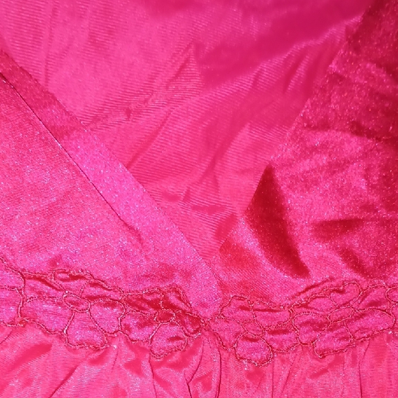 Vanity Fair Red Chemise - Picture 4 of 6